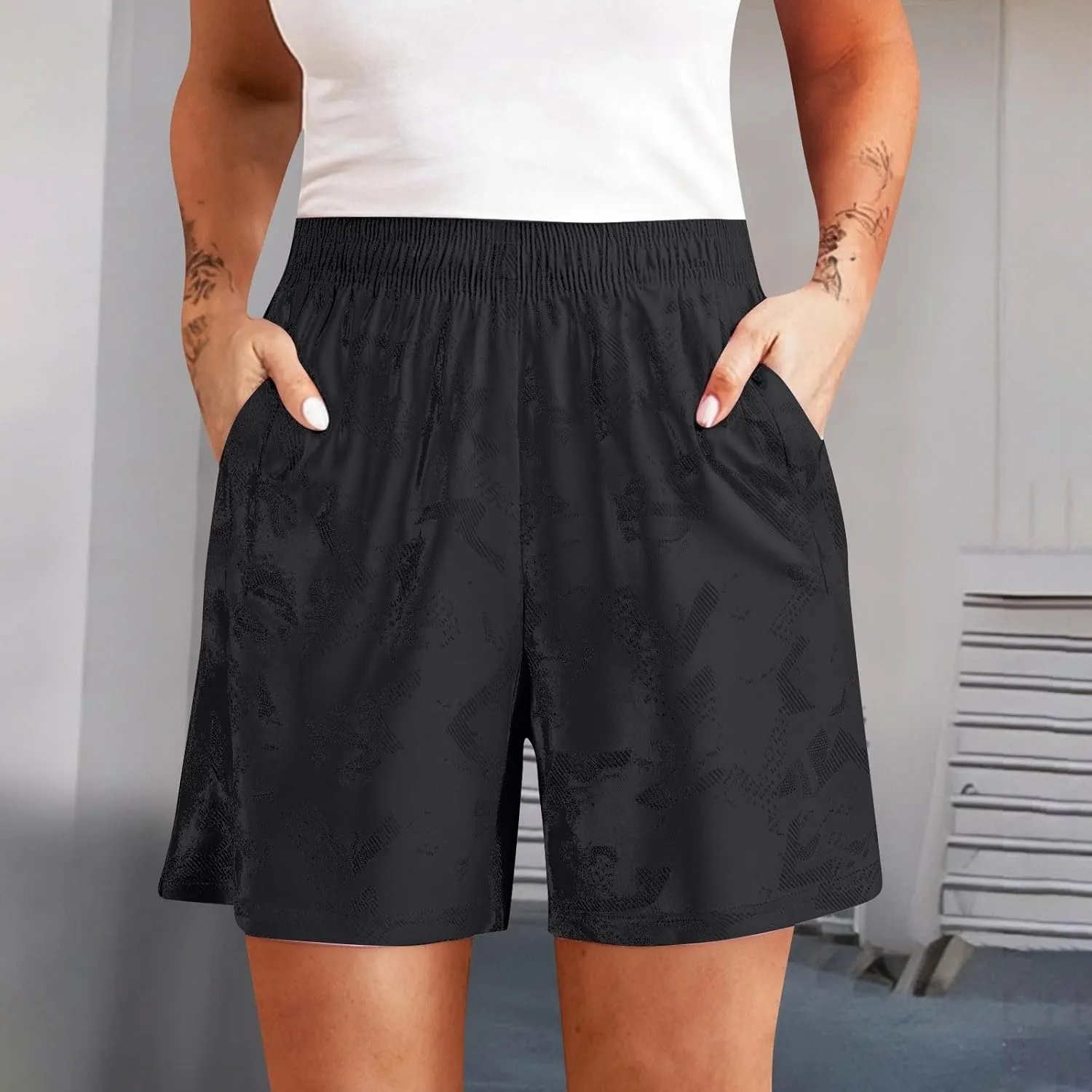 Running Shorts for Women Comfy Elastic Waist Quick Dry Lightweight Casual Workout Short with Zipper Pockets