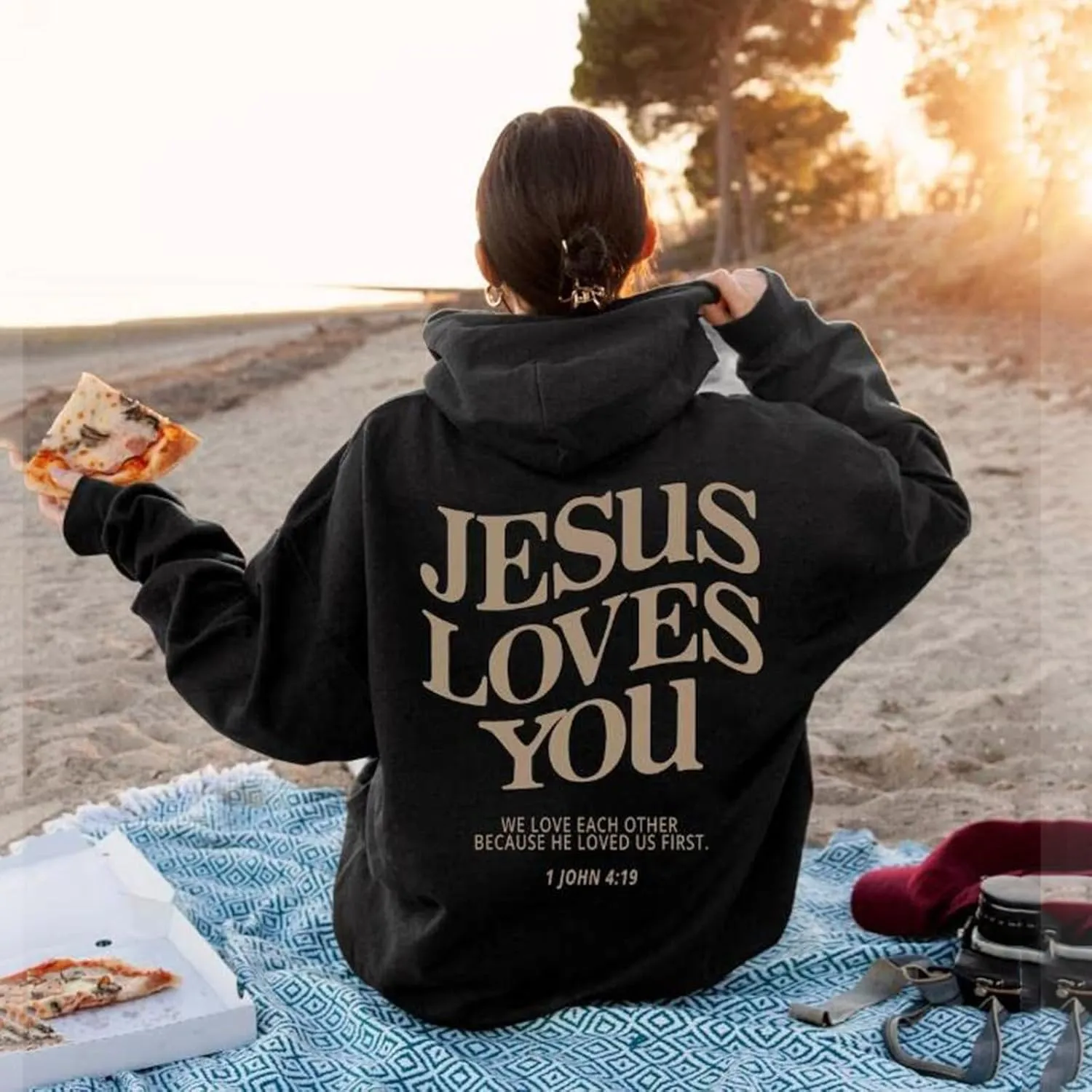 Womens Oversized Print Hoodies Preppy Long Sleeved Graphic Drawstring Sweatshirts Loose Casual Outfit Tops with Pocket